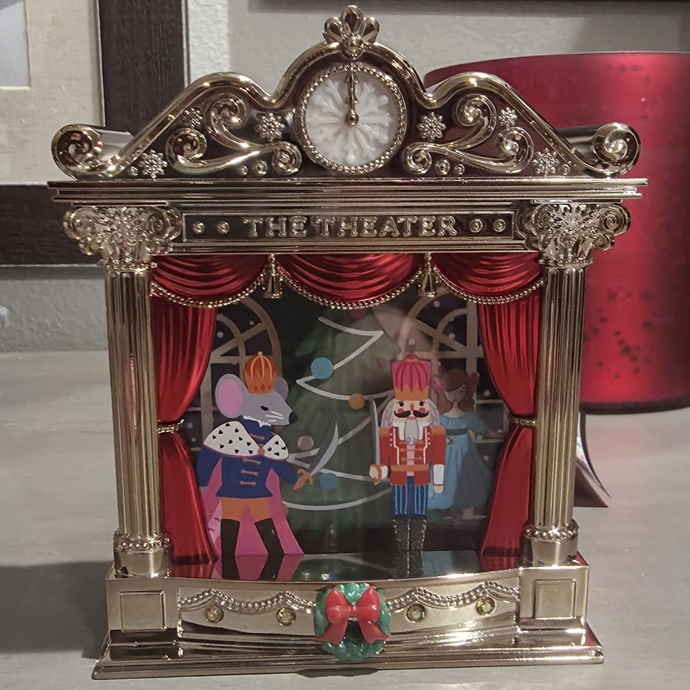 Nwt Bath & Bath Works Wallflower Nutcracker Holiday Projector Plug In‎ - Picture 3 of 6